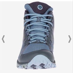 ⭐️Host Pick⭐️ Merrell Siren Edge Q2 Mid Women’s Waterproof Boot Size 8.5